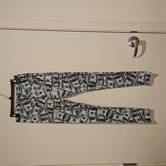 $100 bills graphics Benjamin Franklin money leggings size Medium EUC - Picture 5 of 5